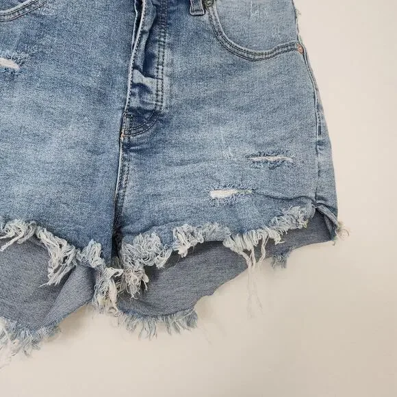 We The Free Distressed Raw Hem Curvy High Rise Denim Cutoff Shorts 26 - Picture 3 of 8